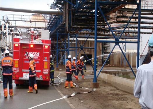 秋田市消防本部とタイアップした、全員参加の防災訓練を毎年開催2